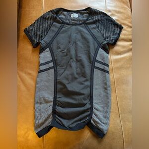 Athleta Black and Gray Short Sleeve Tee